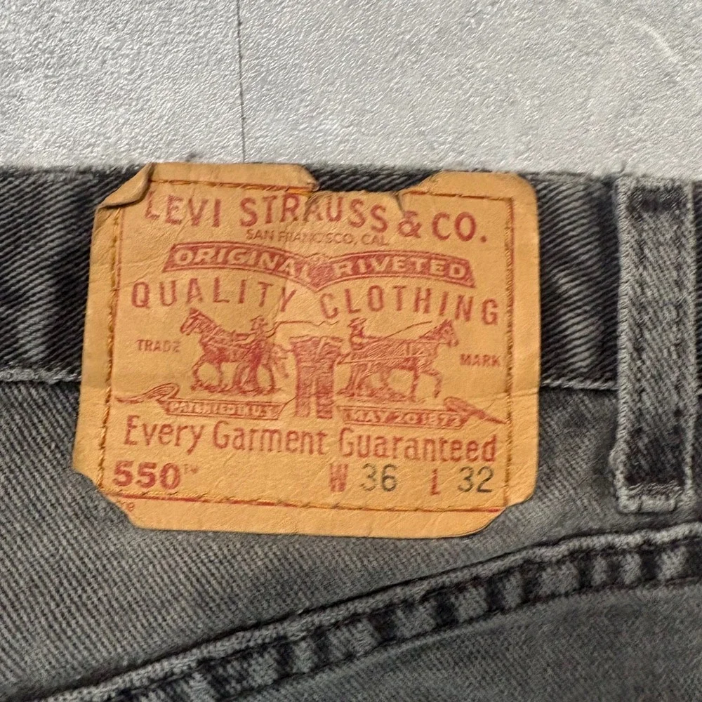 Vintage Levis 550 Relaxed Fit Jeans Mens 36x32‎ Faded Black Made in USA Denim